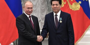 Vladimir Putin and Li Hui, photo - Wikipedia