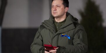 Volodymyr Zelensky in Mariupol