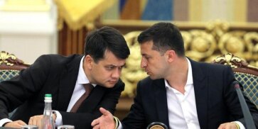 Does Razumkov have a political future after his resignation?